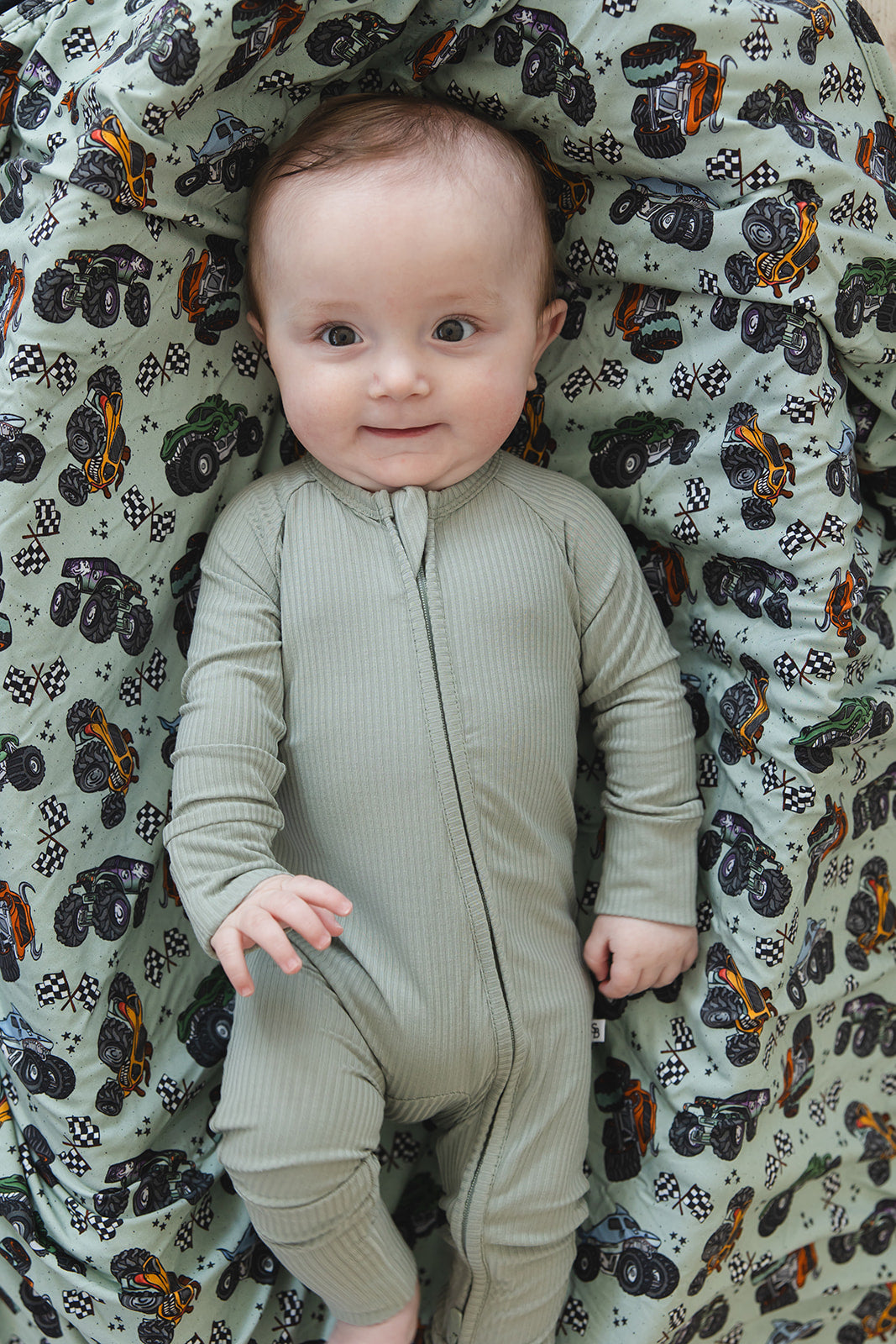 Sage Ribbed Zippy