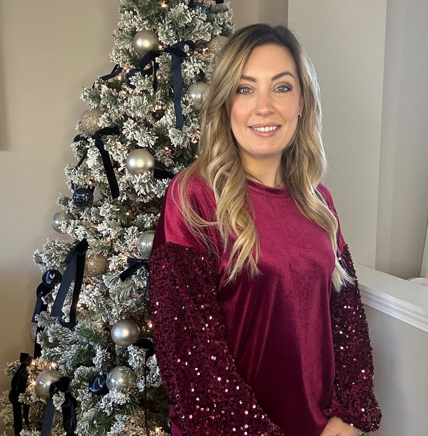 Noel Velvet Top- Wine