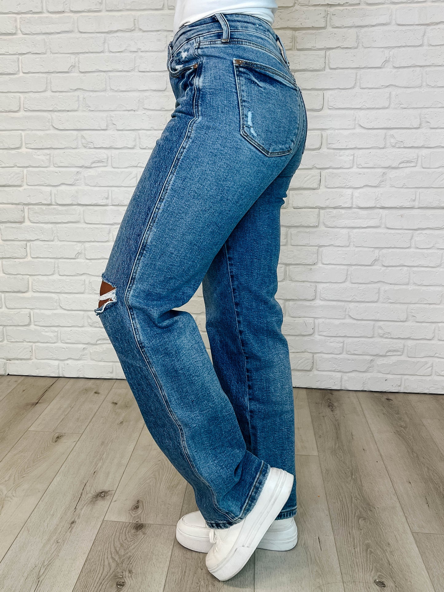 Judy Blue Dylan High Rise Rigid Magic Criss-Cross Waistband Straight Jeans