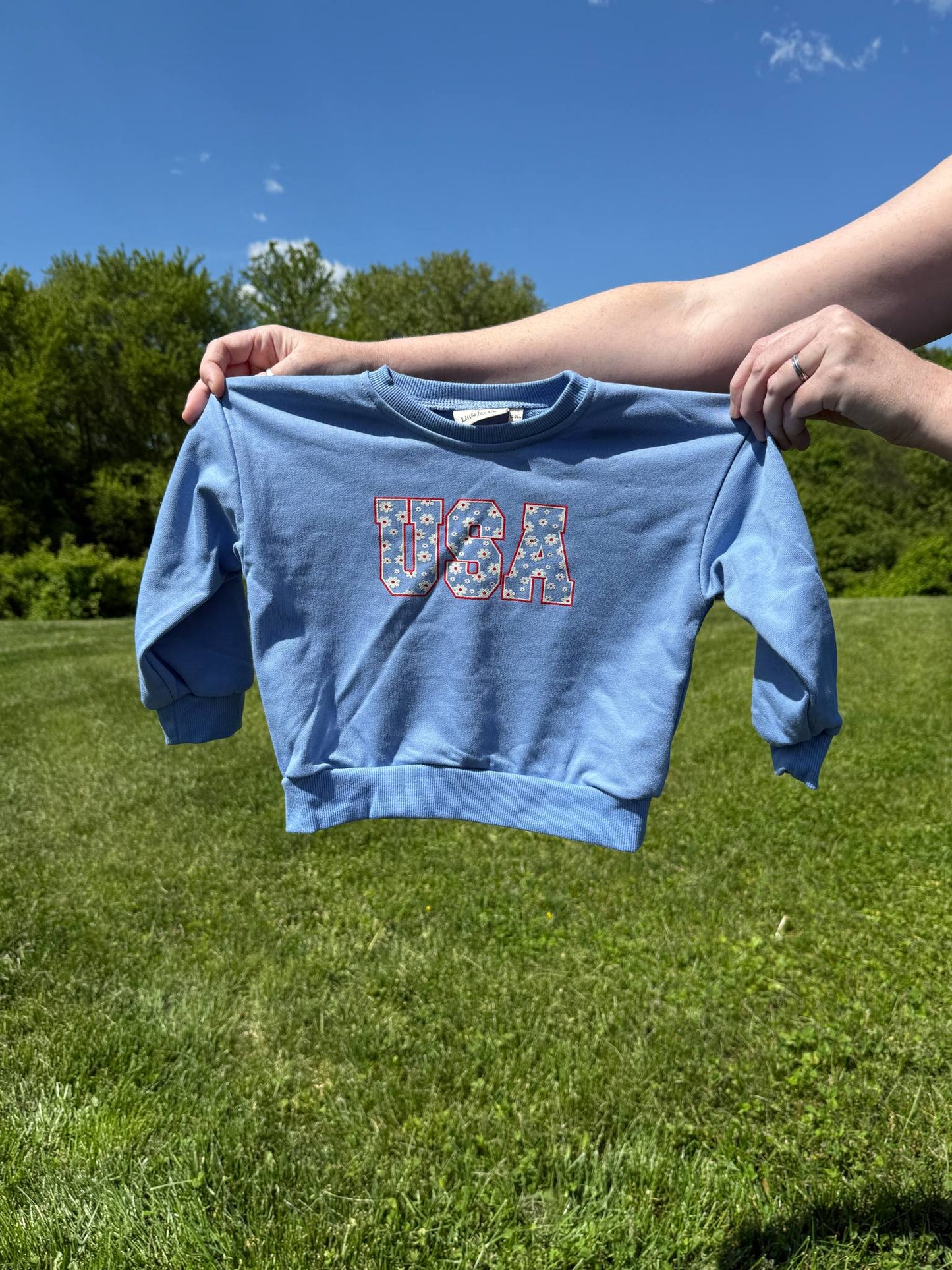 USA Daisy Crewneck Sweatshirt