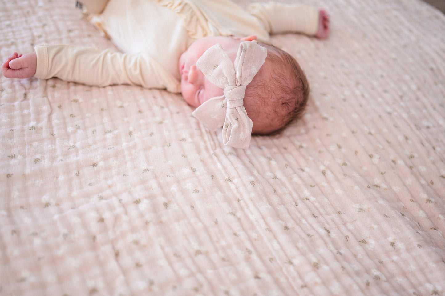 Muslin 6 Layer Blanket - White Tiny Floral