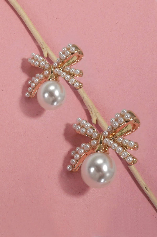 Vintage Vibes Pearl Earrings