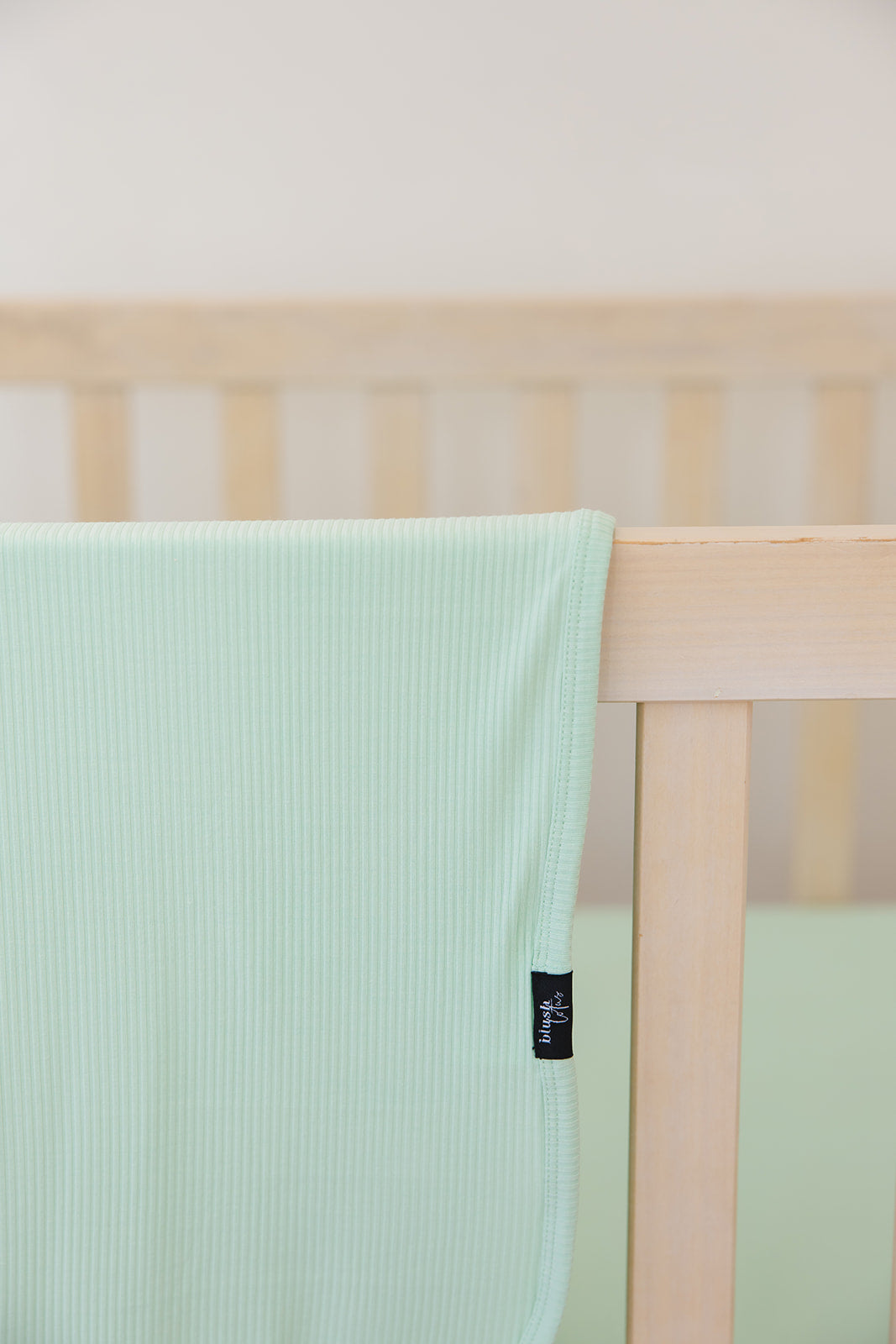 Lion Around Ribbed Lightweight Blanket
