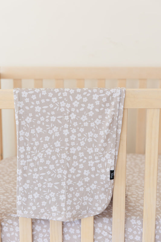Calista Lightweight Blanket
