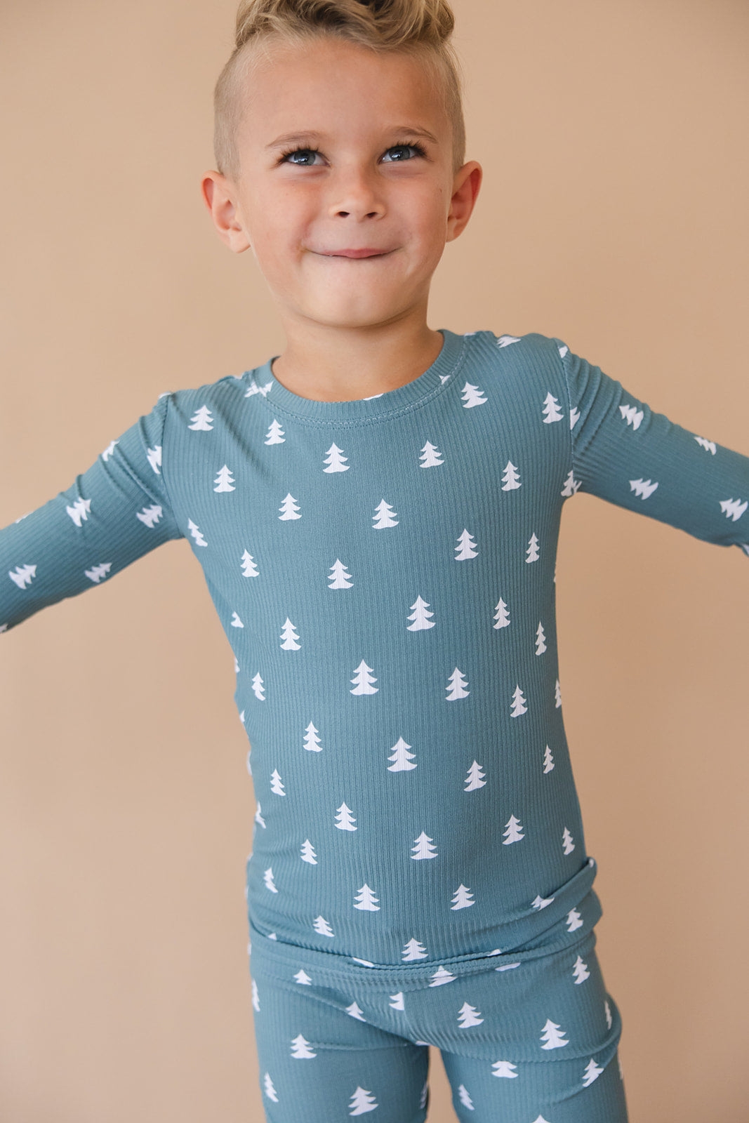 Northern Pine Ribbed 2-Piece Pajama Set