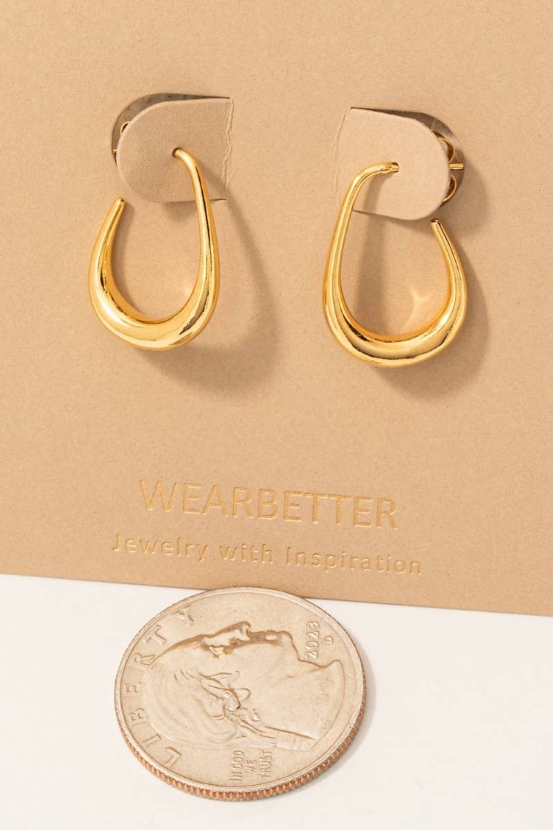 Effortlessly Chic Gold Hoop Earrings